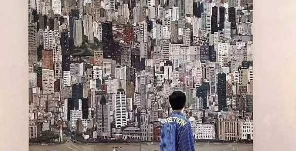 在上海举行的艺术展上 观众纷纷领取数字藏品-iNFTnews