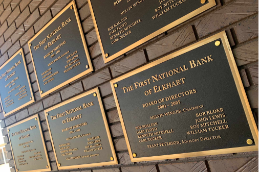 一家村镇银行的倒闭实录：加密开始在银行业“杀猪”？