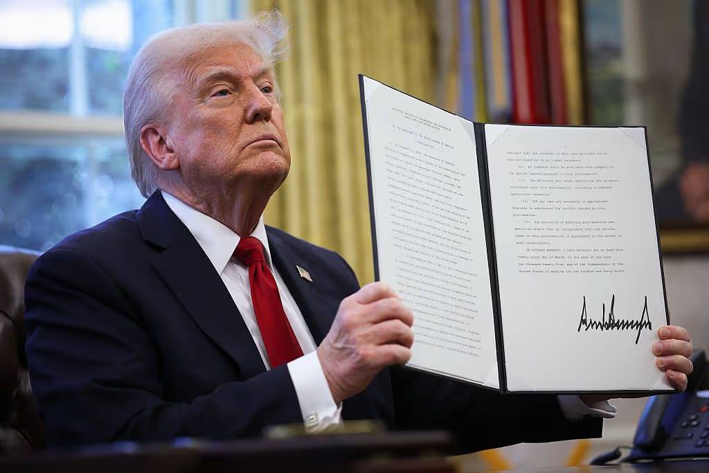 为什么特朗普的关税政策，可能利好比特币？