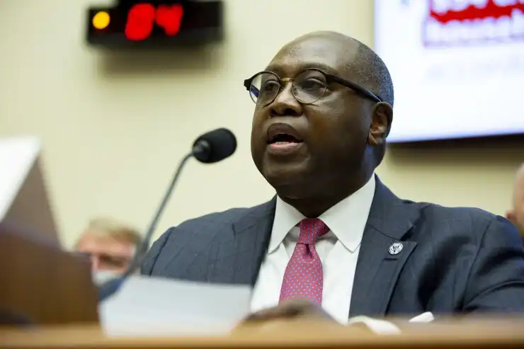 「窒息点行动2.0」终结，银行松绑对加密市场意味着什么？