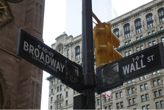 Coinbase跻身标普500，大厂瞄准RWA，机构们开始“FOMO”了